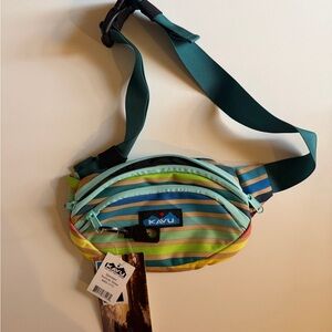 NWT KAVU Spectator Bag